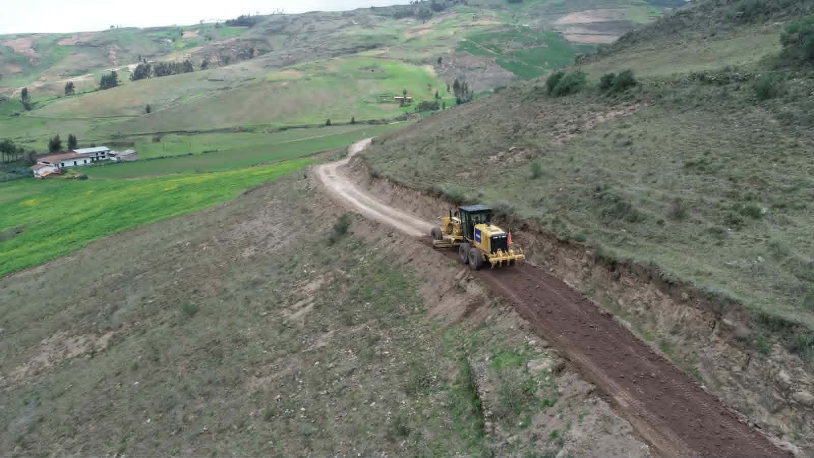 La Gerencia Regional de Transportes evaluará puntos críticos, cunetas y puentes del distrito de Calamarca. Las coordinaciones continuarán el próximo 1 de septiembre con autoridades de la provincia de Julcán.
