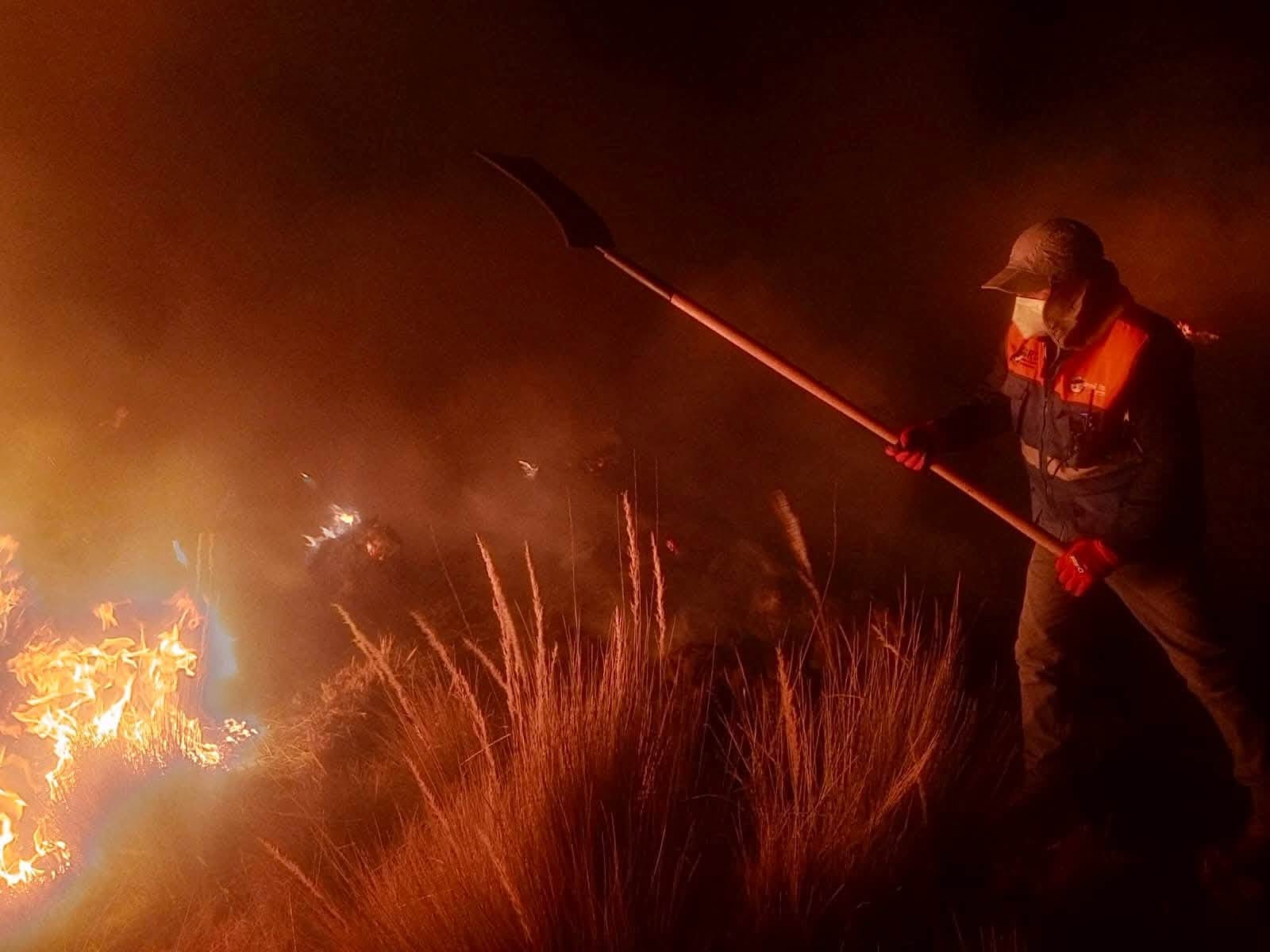 Pasco: controlan incendio forestal tras horas de trabajo en Cochamarca