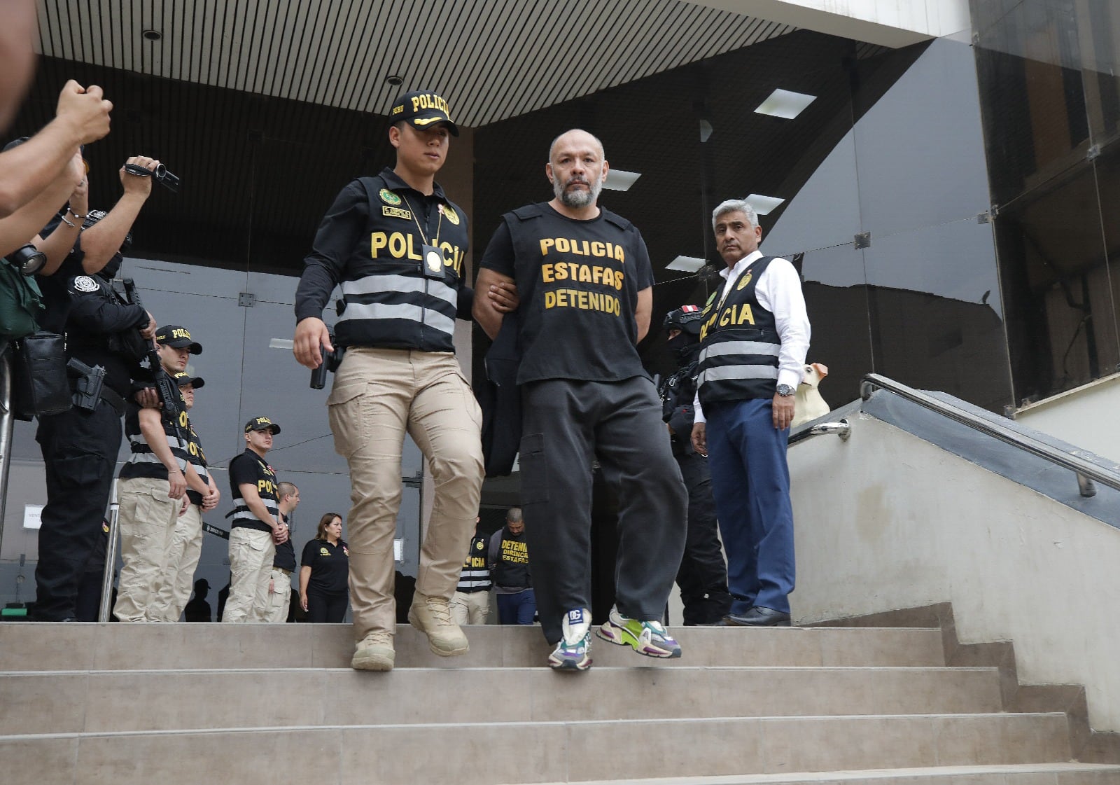 El requerimiento también alcanza a otras ocho personas investigadas por los presuntos delitos de fraude informático y banda criminal en agravio de una municipalidad de Chincha y del Estado.