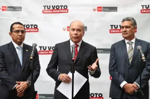 El vicecanciller Eric Anderson informó que el material electoral será enviado a embajadas y consulados del Perú en todo el mundo, incluyendo nuevas sedes habilitadas en Medio Oriente. (Foto: Andina)