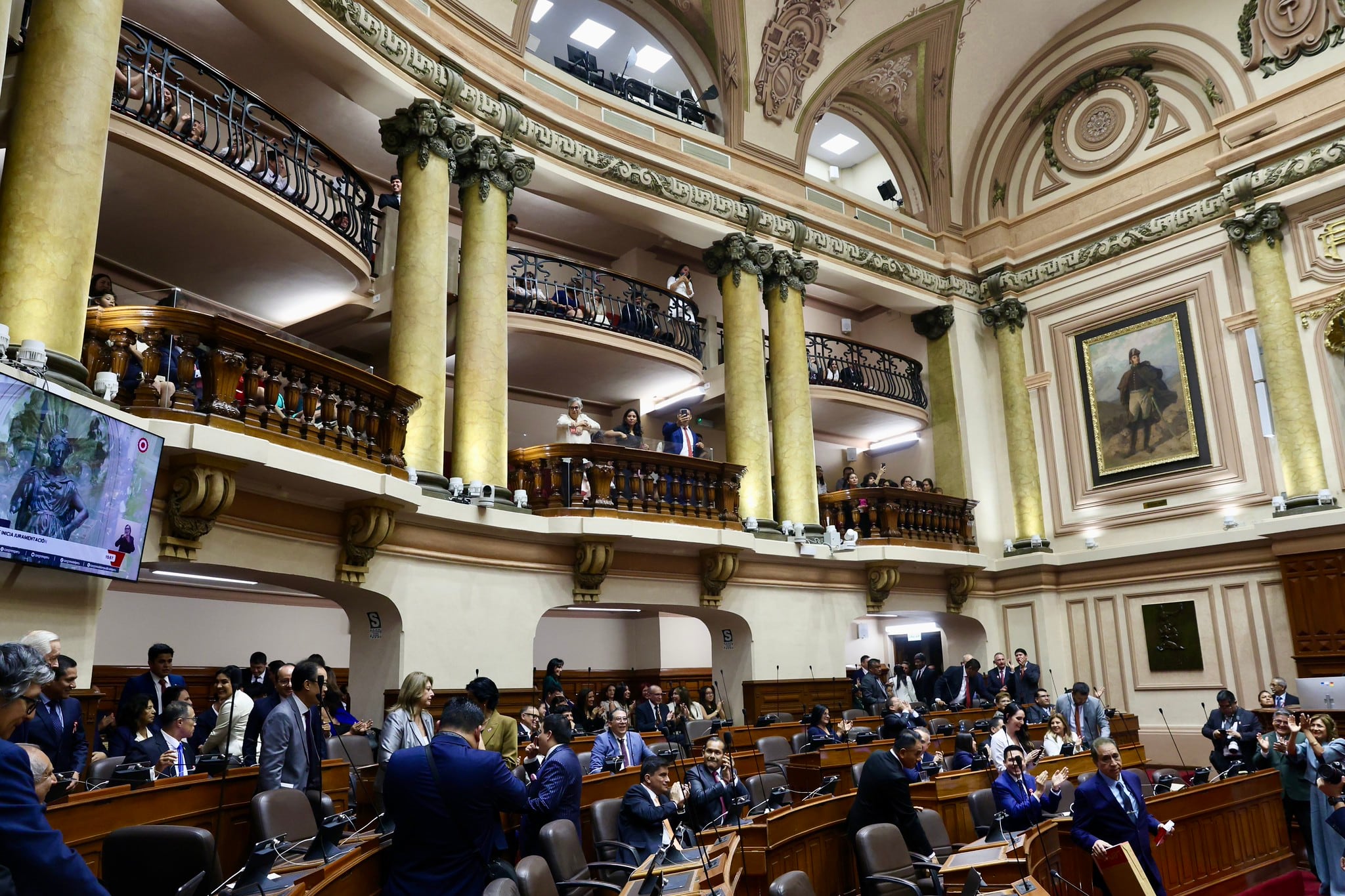 La iniciativa busca establecer la presencialidad como regla para el Pleno, comisiones y otros órganos parlamentarios.