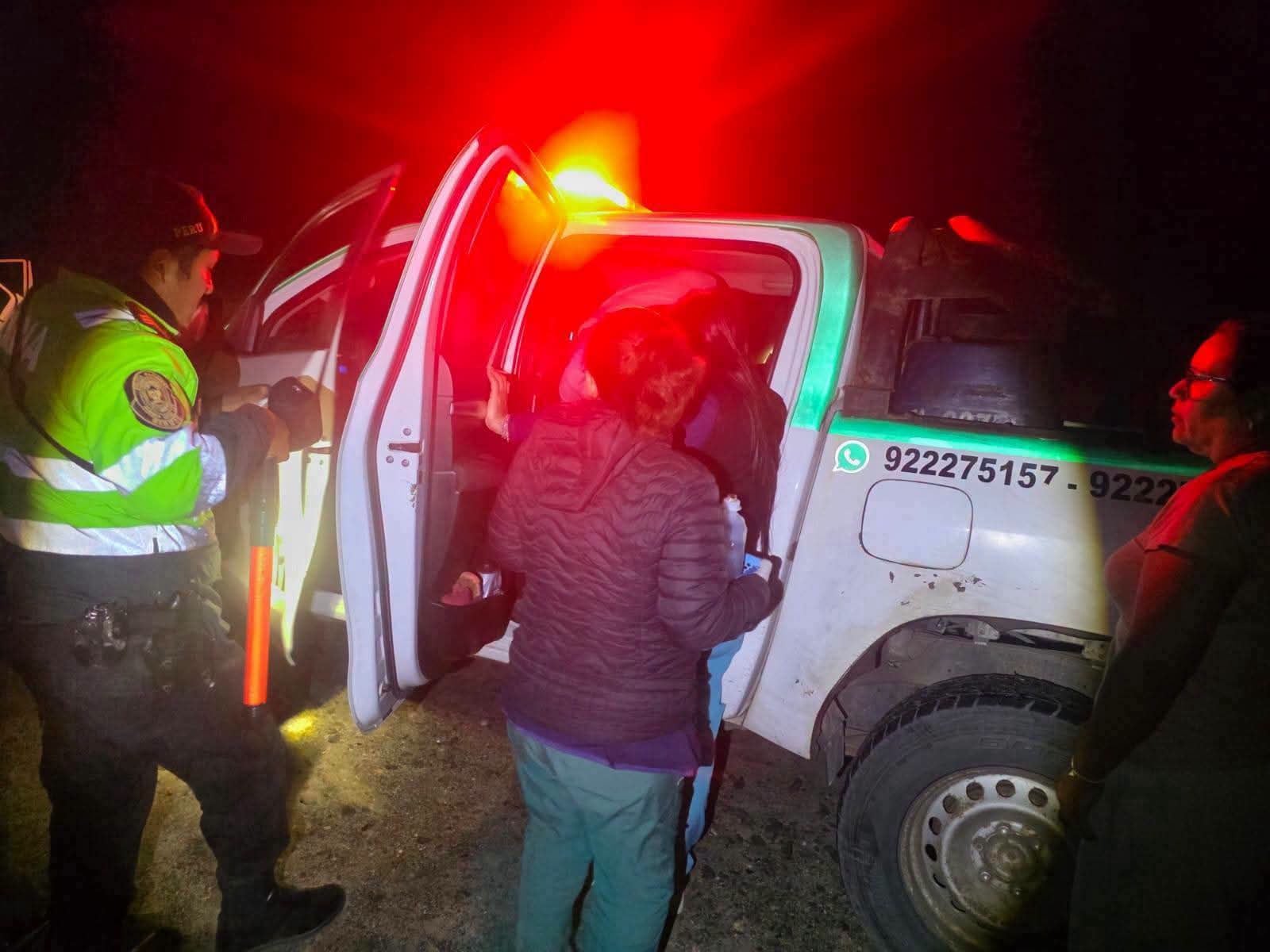 Choque frontal entre dos vehículos deja seis heridos en la Panamericana Sur (Foto: PNP)