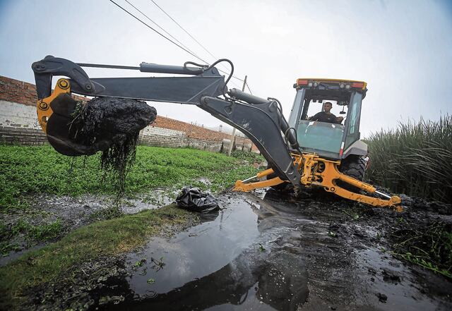 Se recogieron 80 toneladas de residuos y desmonte del canal de regadio Horicultores.