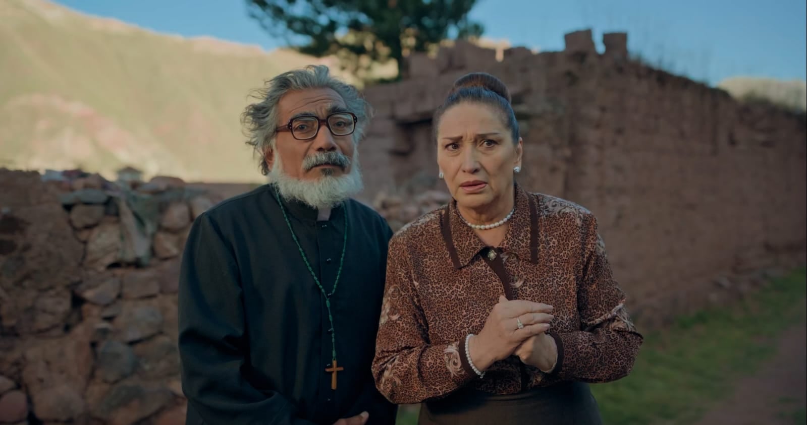 La historia de "Santidad" se desarrolla en Sarapampa, un pueblo que se prepara para celebrar el centenario de la aparición de la Virgen del Maíz.