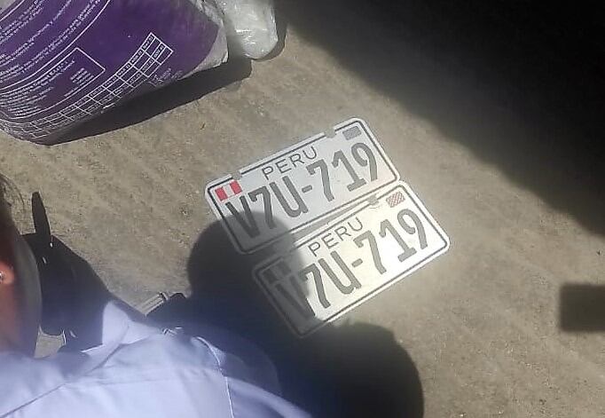 Placa utilizada en asalto a negocio de Rico Pollo. Foto: GEC