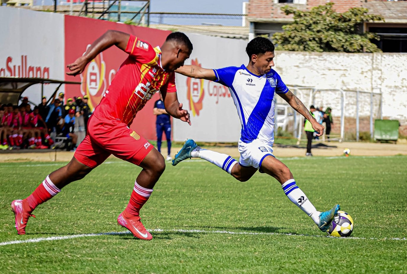 El técnico "Churre" Federico Urciuoli y el volante Germán Díaz seguros de ganar al Grau.