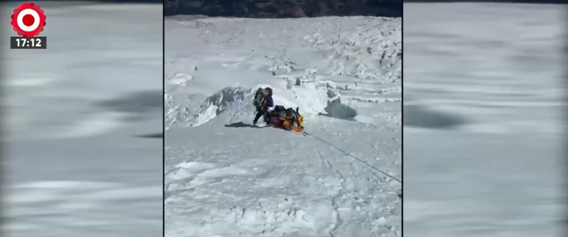 El desprendimiento ocurrió a 5.500 metros de altitud, mientras continúa la búsqueda de tres montañistas peruanos desaparecidos en la Cordillera Blanca. FOTO: CANAL N.