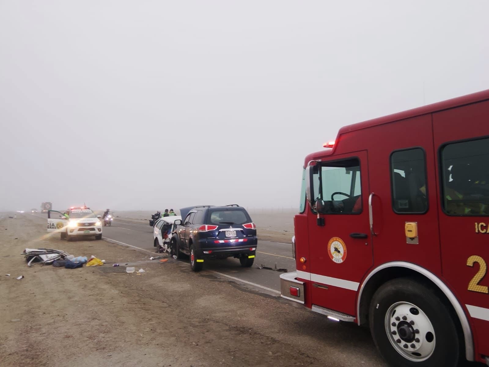 Ica: cinco fallecidos deja violenta colisión entre camioneta y station wagon en Ocucaje