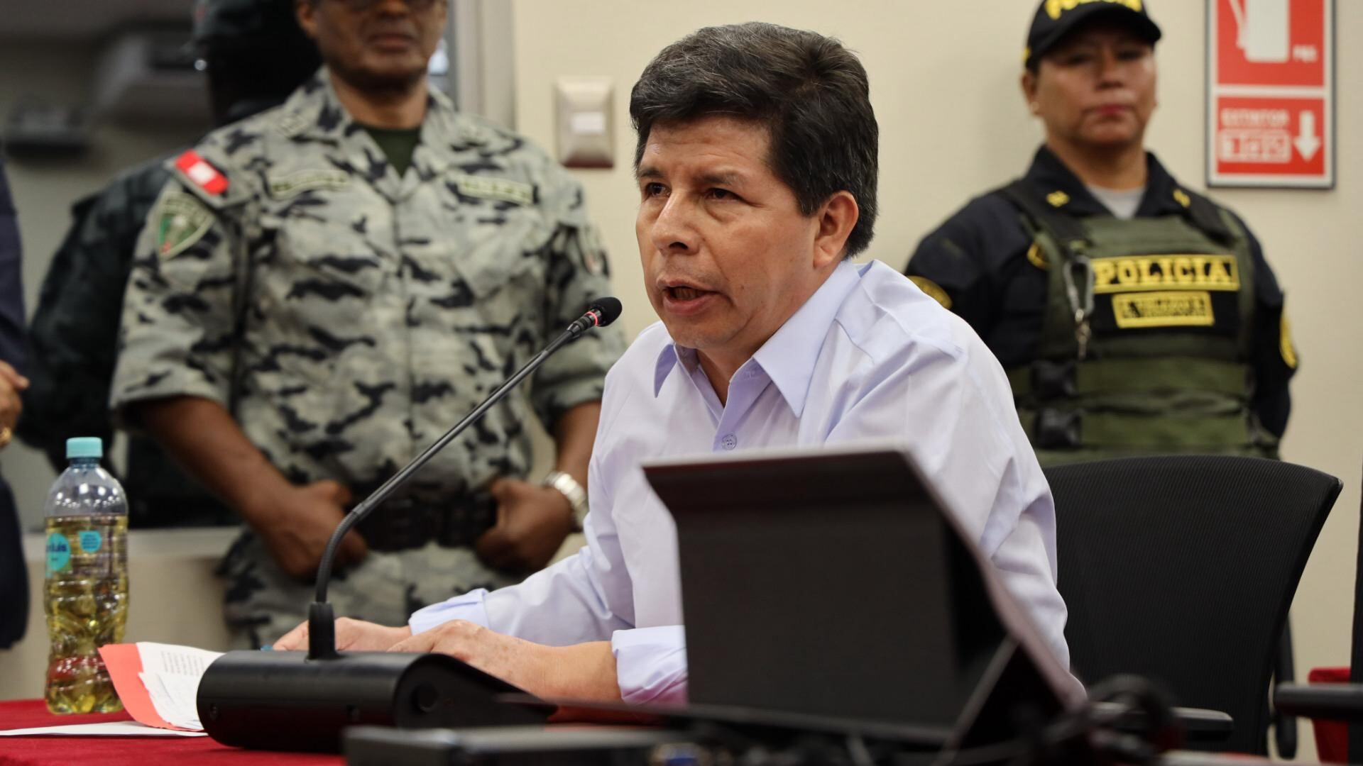 Pedro Castillo rechaza la defensa pública en juicio oral que enfrenta por su fracasado golpe de Estado. Foto: Poder Judicial.