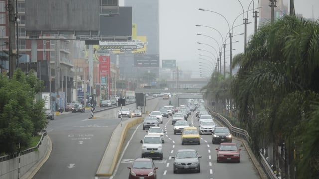 Lima presentó temperaturas bajas y ligeras lloviznas con neblina en algunos distritos