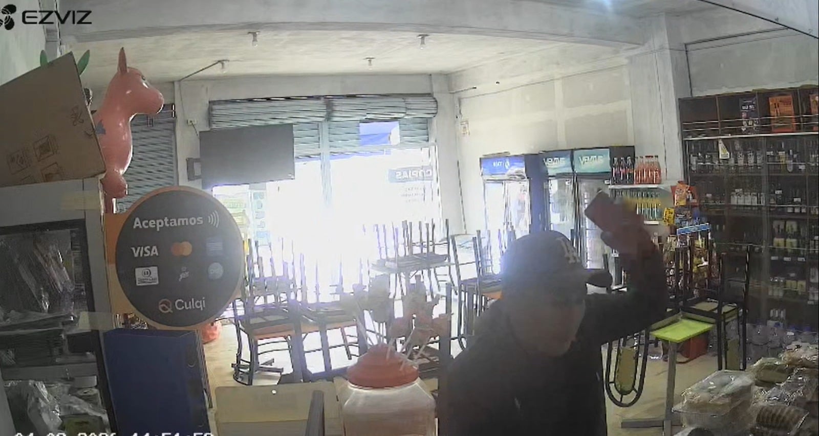 Roban a trabajadora frente a colegio en Yura y vecinos denuncian falta de policías. Foto: Captura de pantalla.