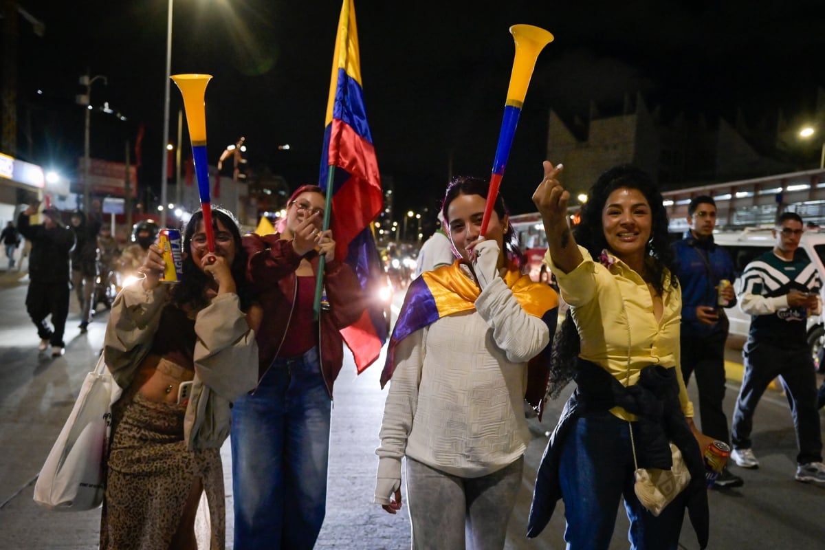 Las autoridades de Bogotá y Cali reportaron alteraciones del orden público luego de conocerse los resultados preliminares de la segunda vuelta presidencial, que dieron la victoria a Abelardo de la Espriella sobre Iván Cepeda. (EFE/ Carlos Ortega).
