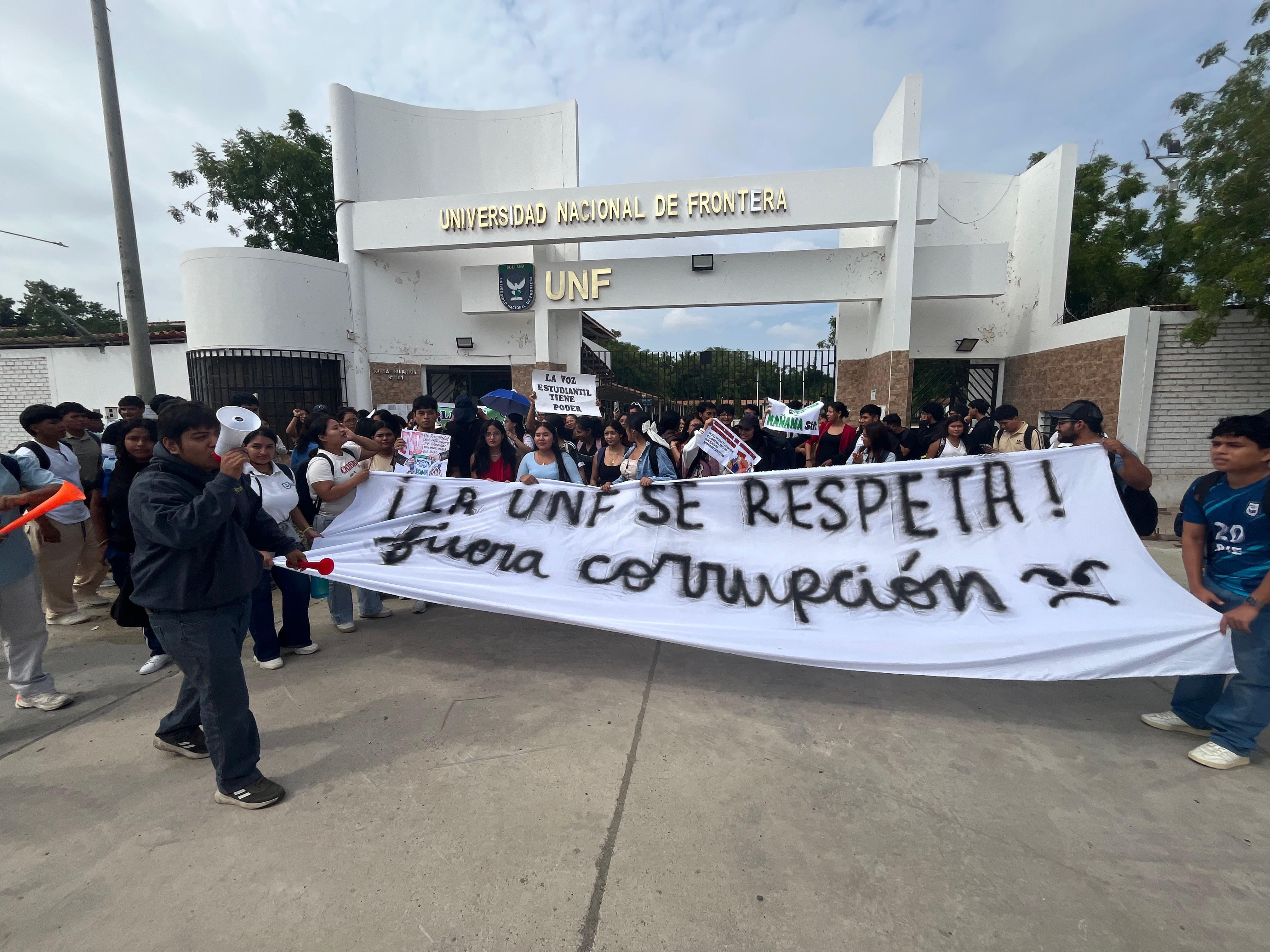 Expresaron su malestar por la falta de docentes, deficiencias en la infraestructura y otras demandas