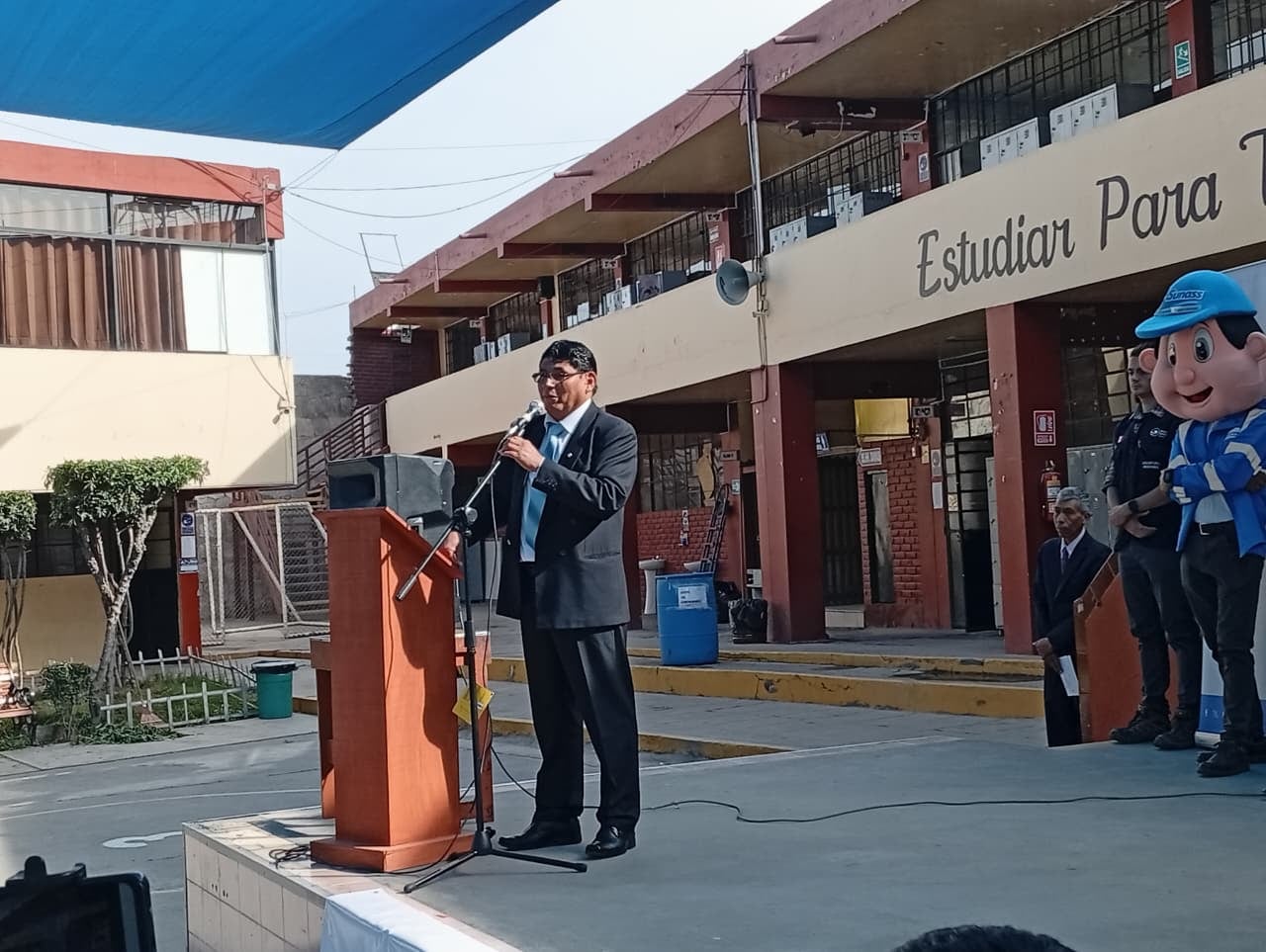Gerente de Educación señaló que el 2% de docentes no asumió funciones en Arequipa, pese a contratos (Foto: Álvaro Figueroa/@photo.gec)