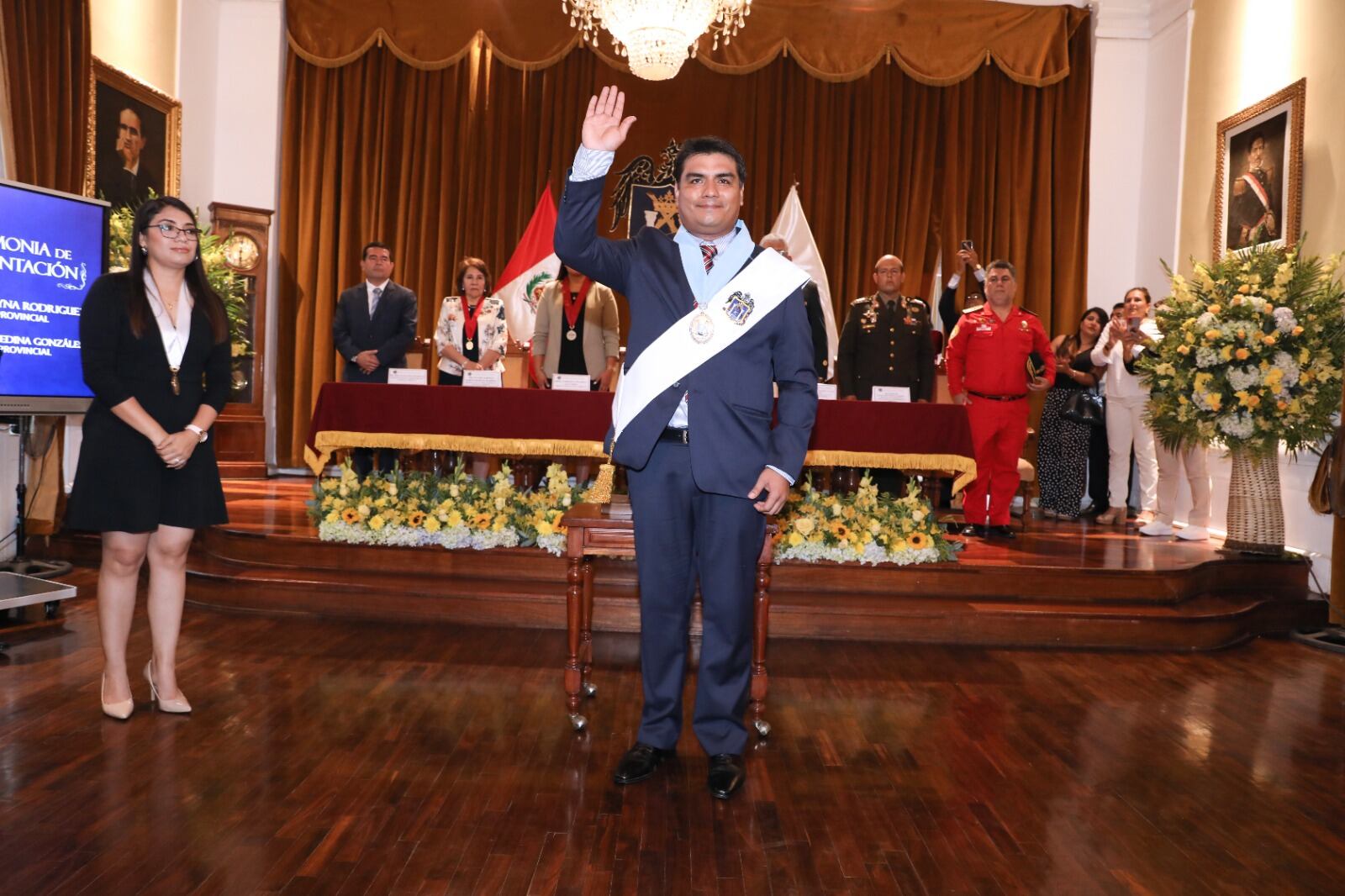 En su discurso se comprometió a trabajar en forma conjunta con los burgomaestres de los distritos de la provincia de Trujillo.