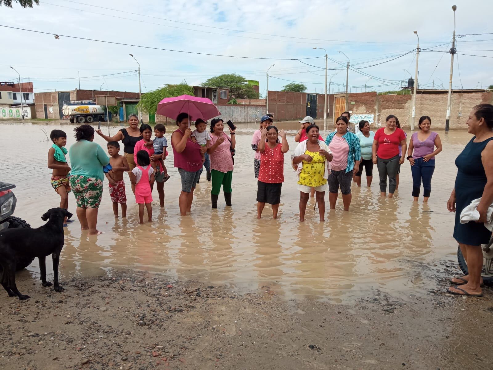 En promedio, las magnitudes más probables de El Niño costero siguen siendo fuertes (49 %) y moderada (47 %).