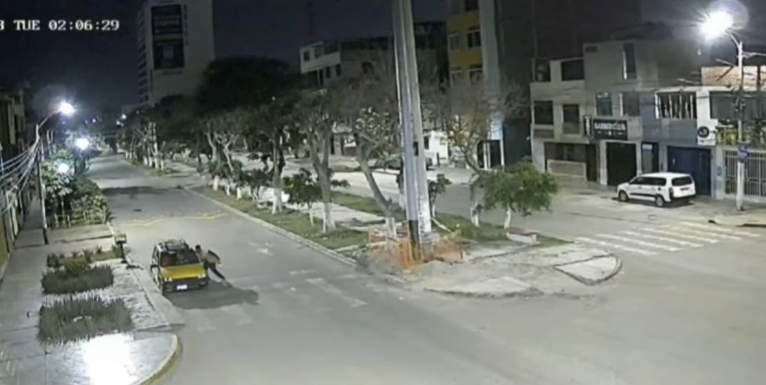 El personal de las cámaras de la Estación de Videovigilancia de la urbanización Las Capullanas registró el accionar delictivo.