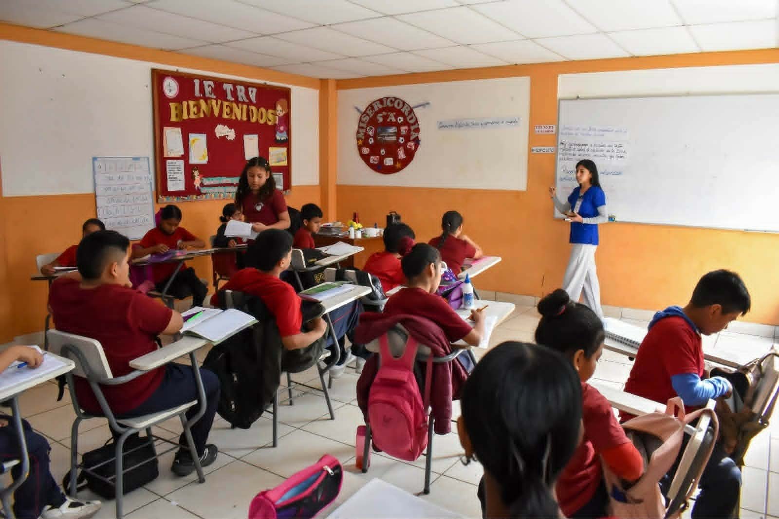 La Grell coordina con universidades para incorporar estudiantes y profesionales a las instituciones educativas.