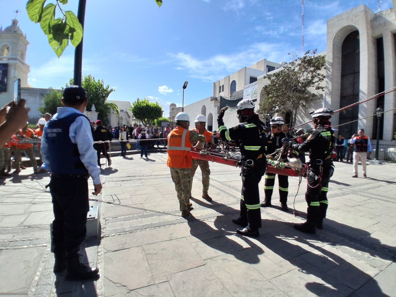 Simulacro Nacional Multipeligro 2026 realizado en Arequipa. (Foto: Flor Barrios/@photo.gec)
