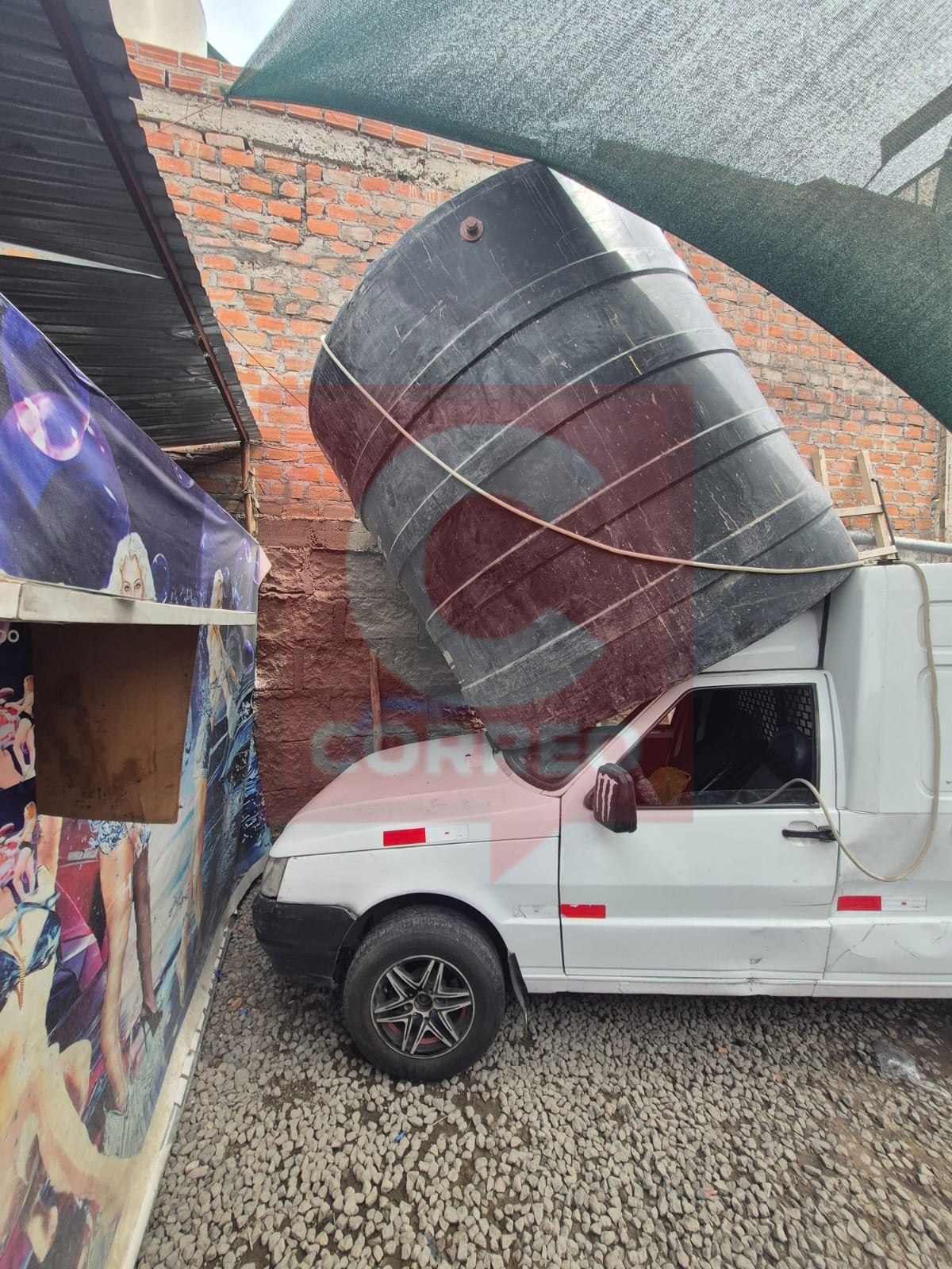 Adulto mayor falleció en el distrito de Paucarpata, luego de que un tanque de agua cayera sobre él. Foto: GEC.