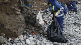 Miraflores retira cinco toneladas de basura tras oleajes anómalos en sus playas (FOTOS)