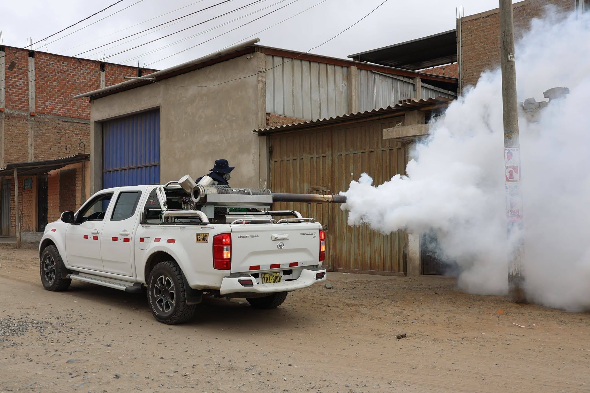 Brigadas de la Gerencia de Salud intervienen el distrito de 2 de la tarde a 7 de la noche. Autoridades advierten que el mosquito Aedes aegypti tiene la capacidad de reinfestar un distrito en tan solo siete días.