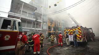 La Victoria: Incendio en emporio comercial de Gamarra fue controlado por los bomberos
