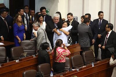 Fuerza Popular celebra resultado de votación.