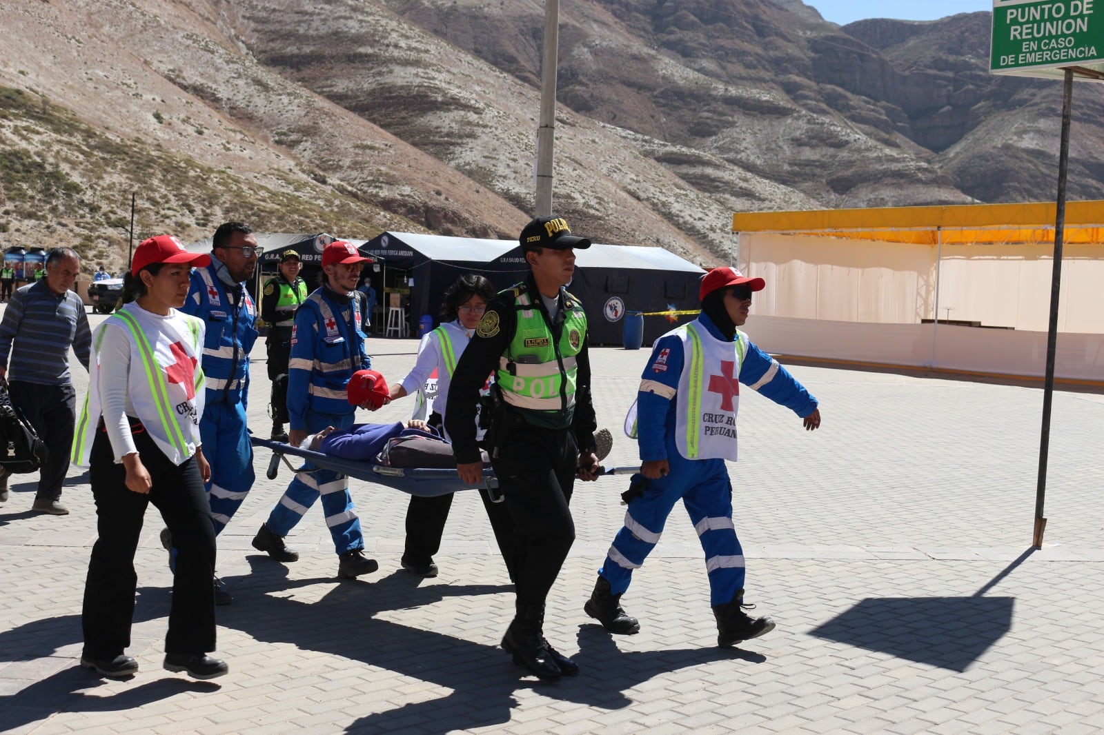 Cruz Roja Filial Arequipa atendió a más de 1300 peregrinos en Chapi, en Polobaya. Foto: Cruz Roja.