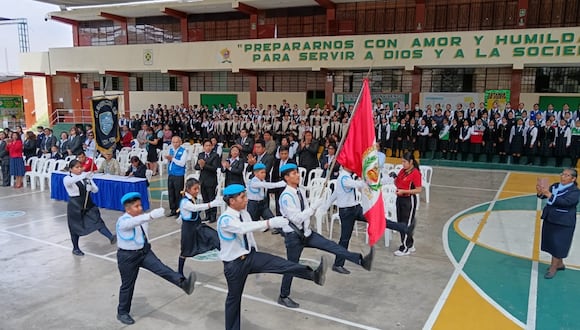 Tacna ocupó el primer lugar en poesía (primer nivel) con el alumno Benjamín Rafael Oviedo Álvarez de Ilabaya. (Foto: Difusión)
