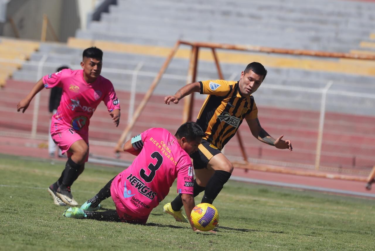 FBC Aurora enfrentará a Los Tigres de Cayma en el estadio Melgar. (Foto: Omar Cruz)