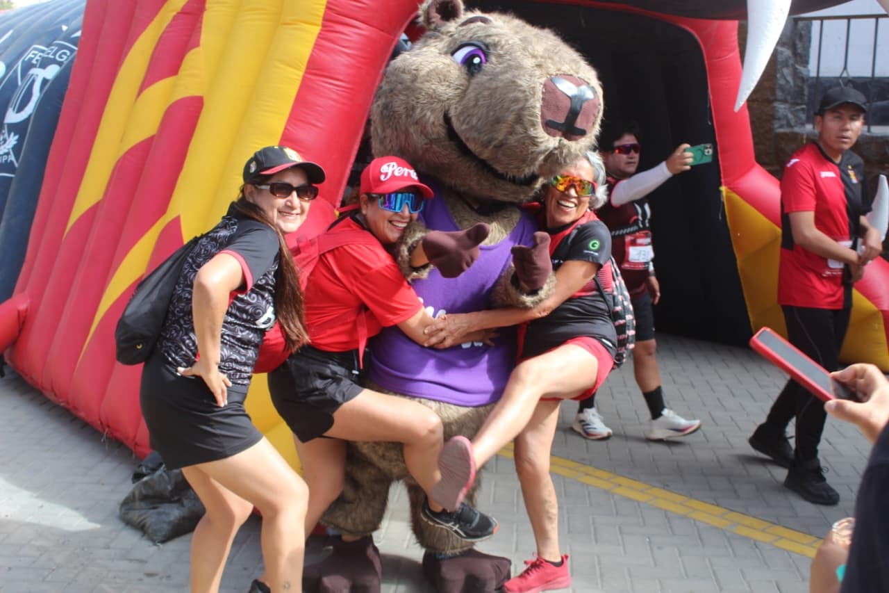 Carrera Rojinegra 5k por el aniversario del FBC Melgar. (Foto: Álvaro Figueroa/@photo.gec)