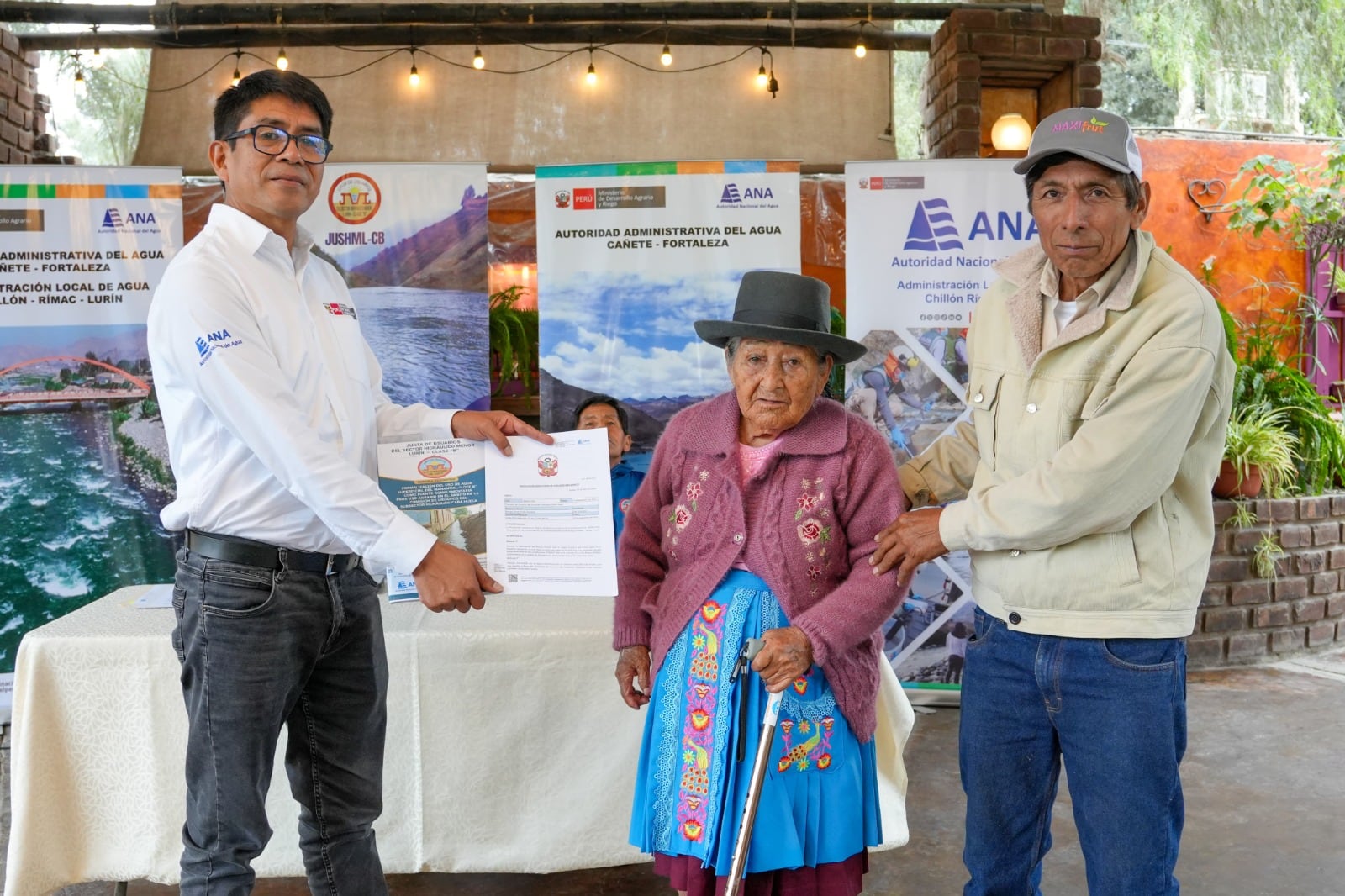La Autoridad Nacional del agua entregó de licencia de agua en Lurín y Pachacamac que permitirán para el uso forma del recurso hídrico que se destina al agro.