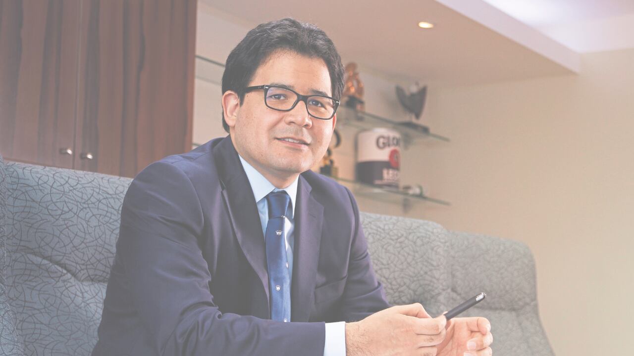 Industria nacional del cemento tiene gran competencia en el klinker y se necesita apostar por una estrategia de sostenibilidad, dice empresario.