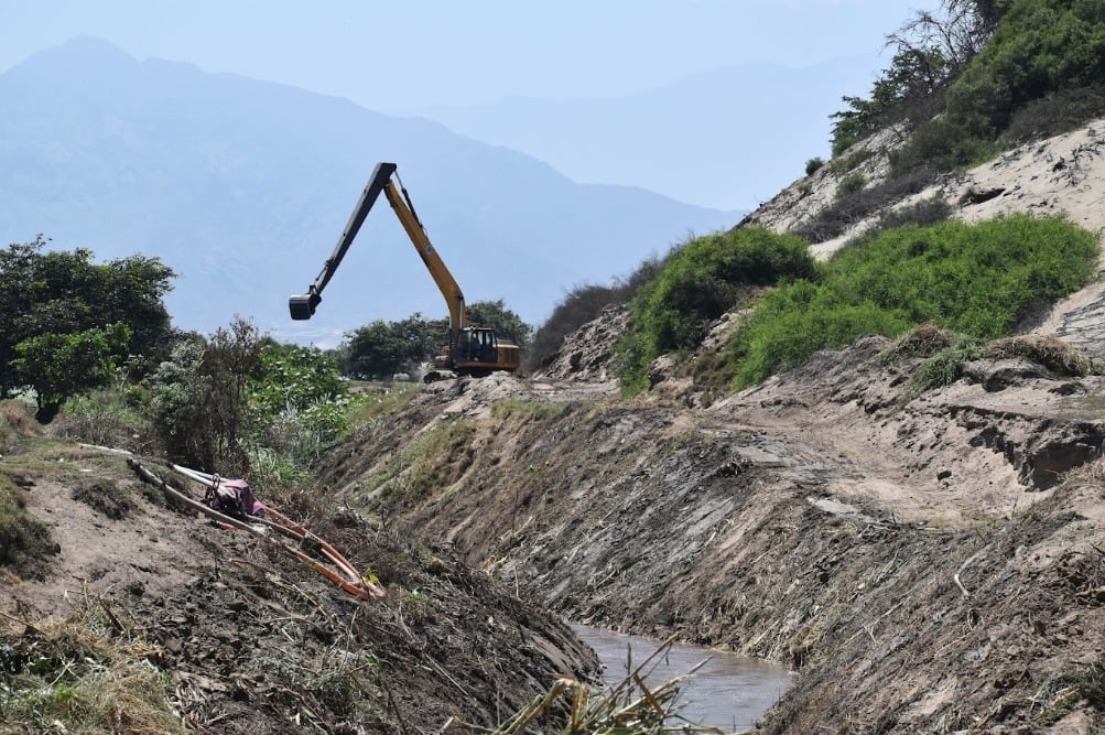 Atienden las necesidades de infraestructura hidráulica y contribuir a la protección de los terrenos agrícolas.