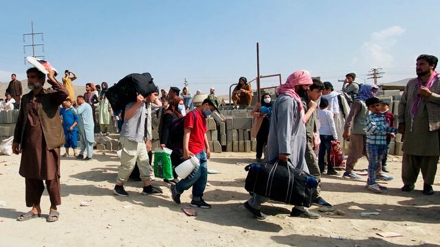 EE.UU. evacuó a 3.000 personas del aeropuerto de Kabul en Afganistán en las últimas 24 horas