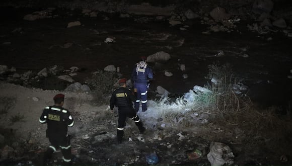 Comas: Recicladores hallan cadáver de un hombre en orilla del río Chillón. (Fotos: Joel Alonzo @photo.gec)
