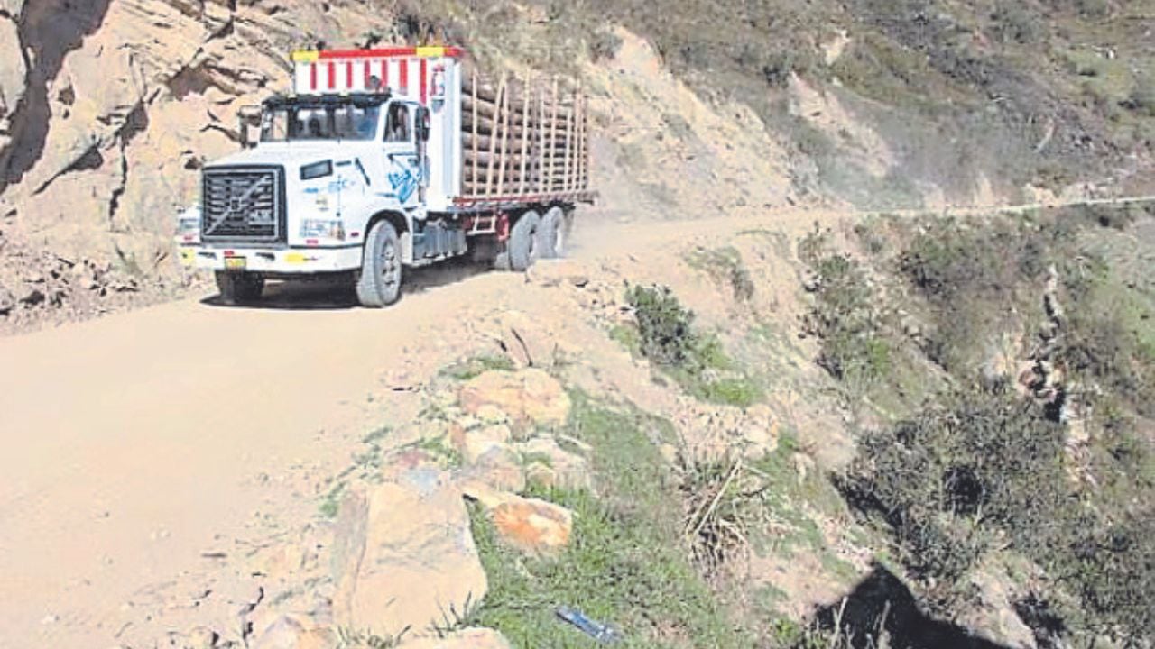 Ministro Raúl Pérez se reunió también con alcaldes de distritos que conforman dicha provincia para coordinar trabajos en carreteras.