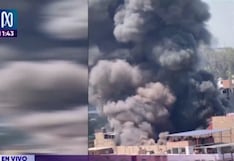 Incendio de gran magnitud consume almacén en Campoy, San Juan de Lurigancho