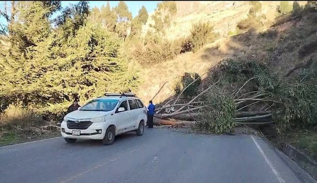 Huancavelica: pobladores de Yauli bloquean vía Huancavelica–Huancayo por carretera inconclusa