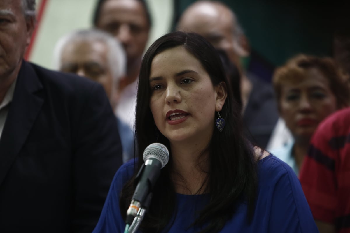 Verónika Mendoza asegura que buscará reunirse con Keiko Fujimori