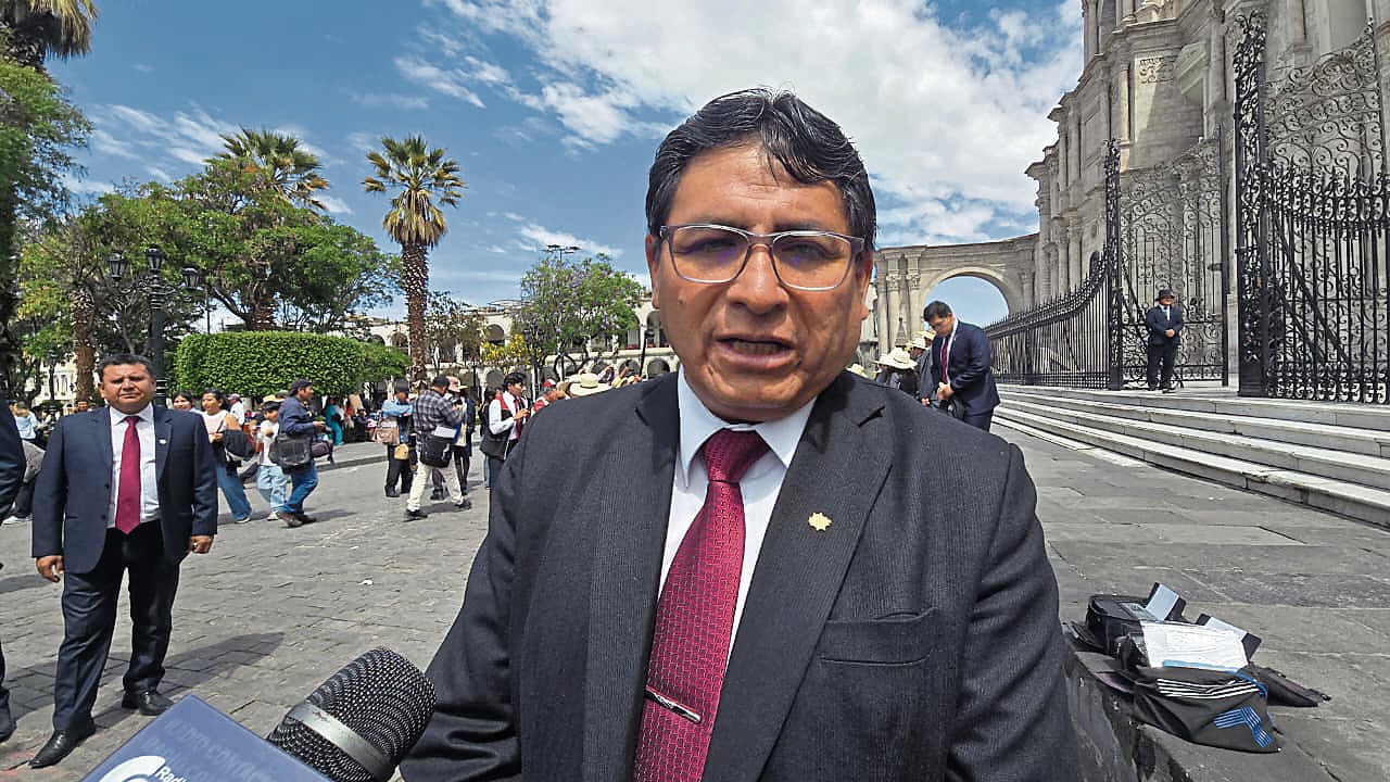 Arequipa con más colegios dañados y gerente responsabiliza al Minedu