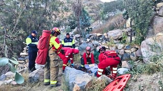 Arequipa: Una persona en presunto estado de ebriedad salva de morir al caer por un barranco