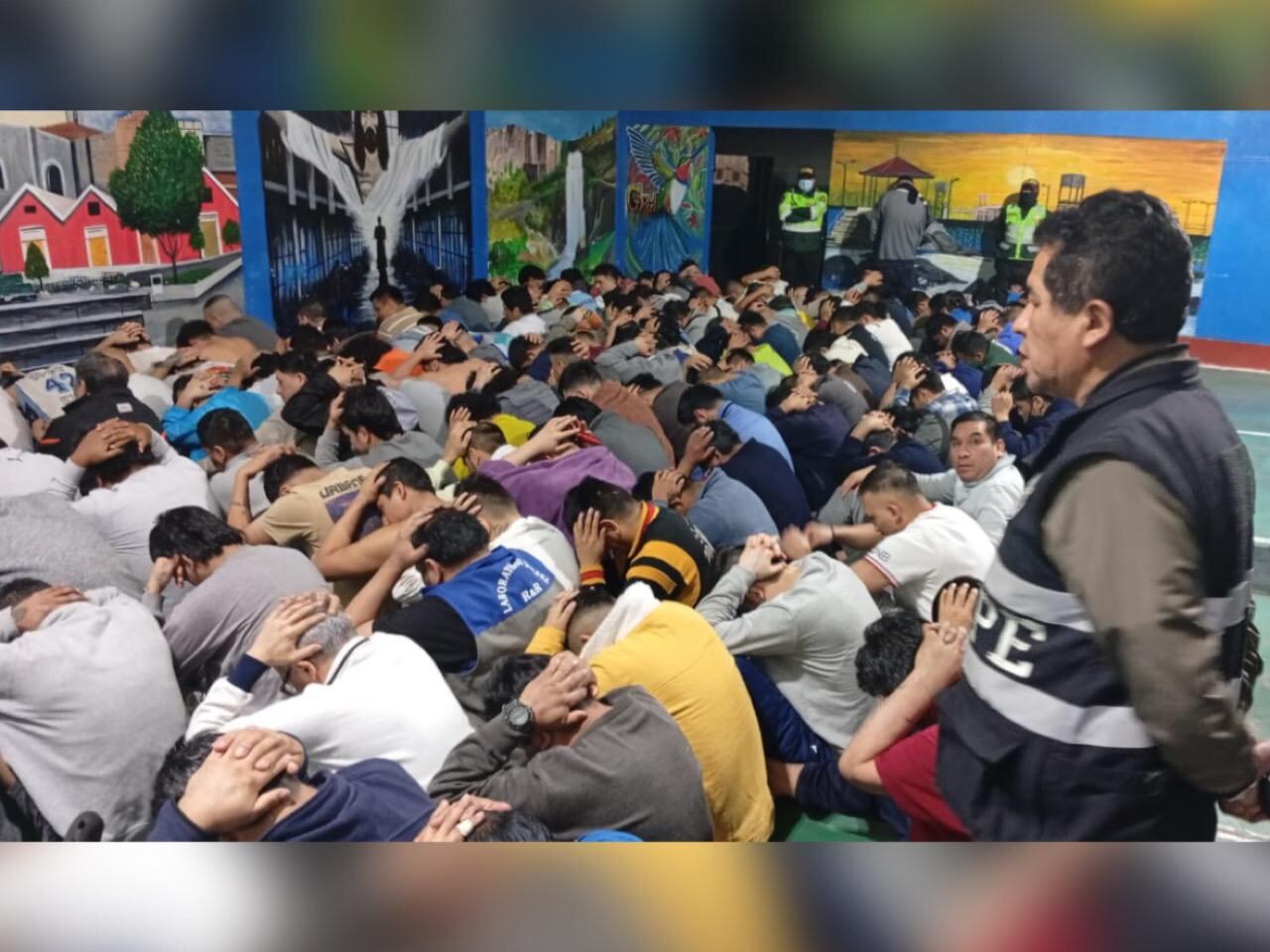 Hallan celulares y droga, durante operativo en penal de varones de Arequipa. Foto: GEC.