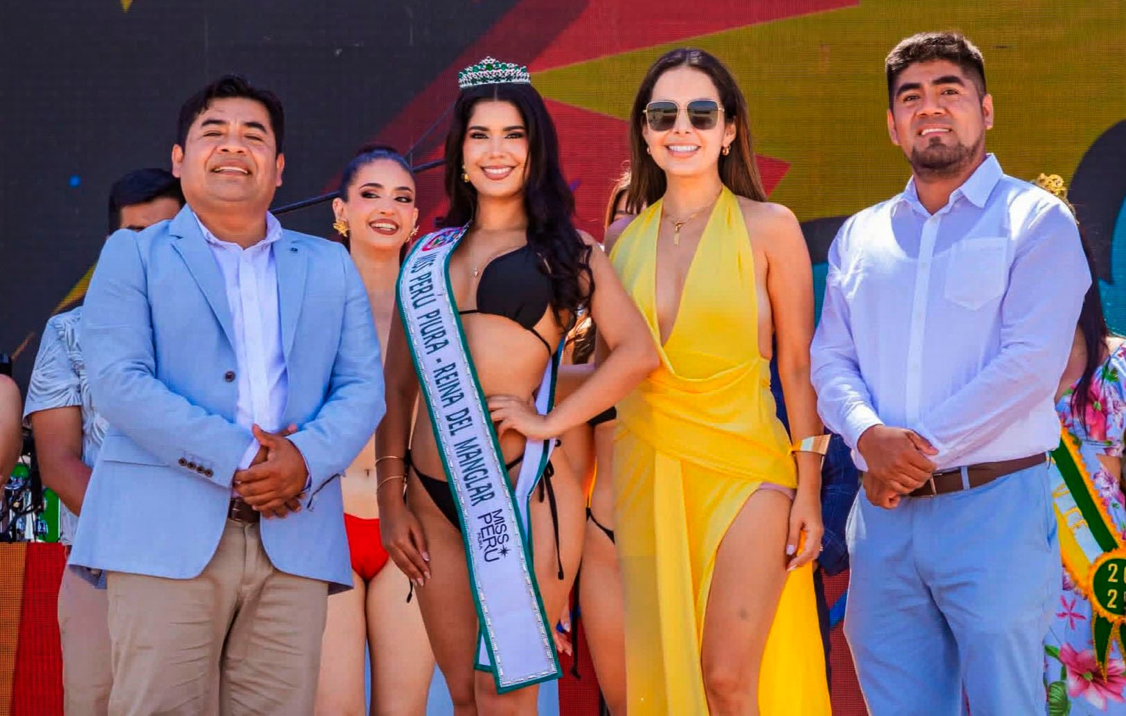 María Fernanda Martínez y la ex Miss Perú Alejandra Aguinaga en Los Manglares de San Pedro.