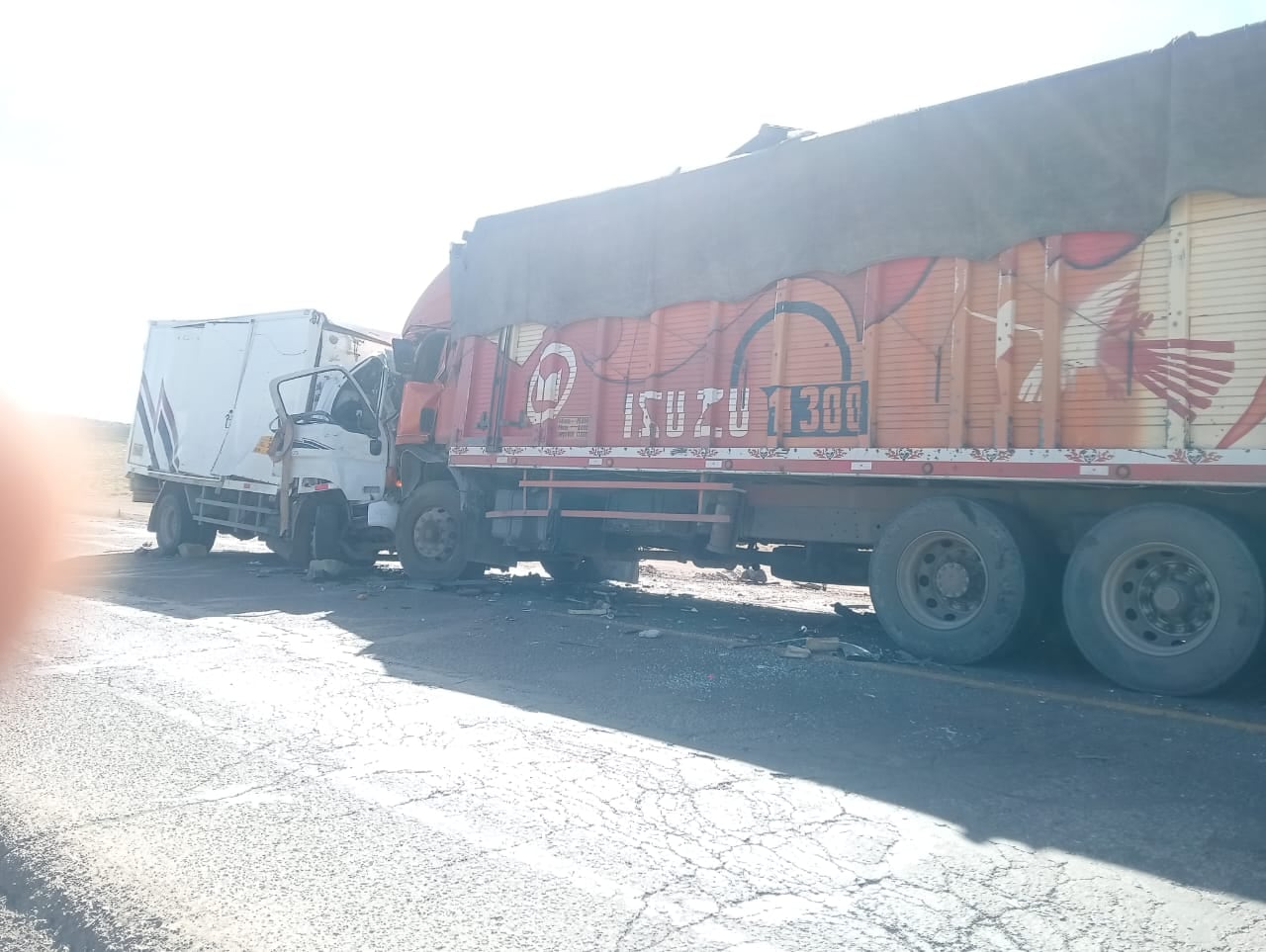 Dos personas fallecidas a consecuencia del choque de vehículos (Foto: Difusión)