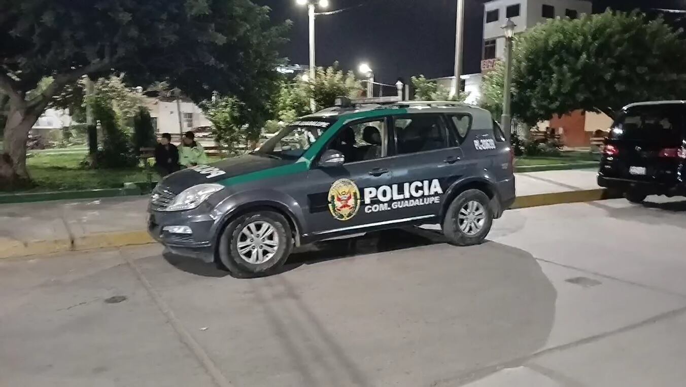 Durante el ataque una madre de familia quedó herida, al proteger con su cuerpo a su hija. Policía no descarta un ajuste de cuentas.