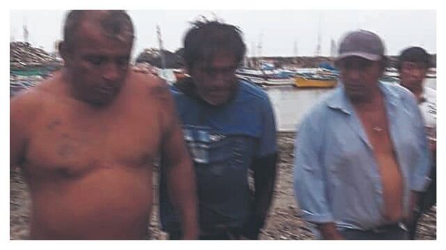 Piura: Cuatro pescadores se salvan de morir tras el naufragio de su lancha