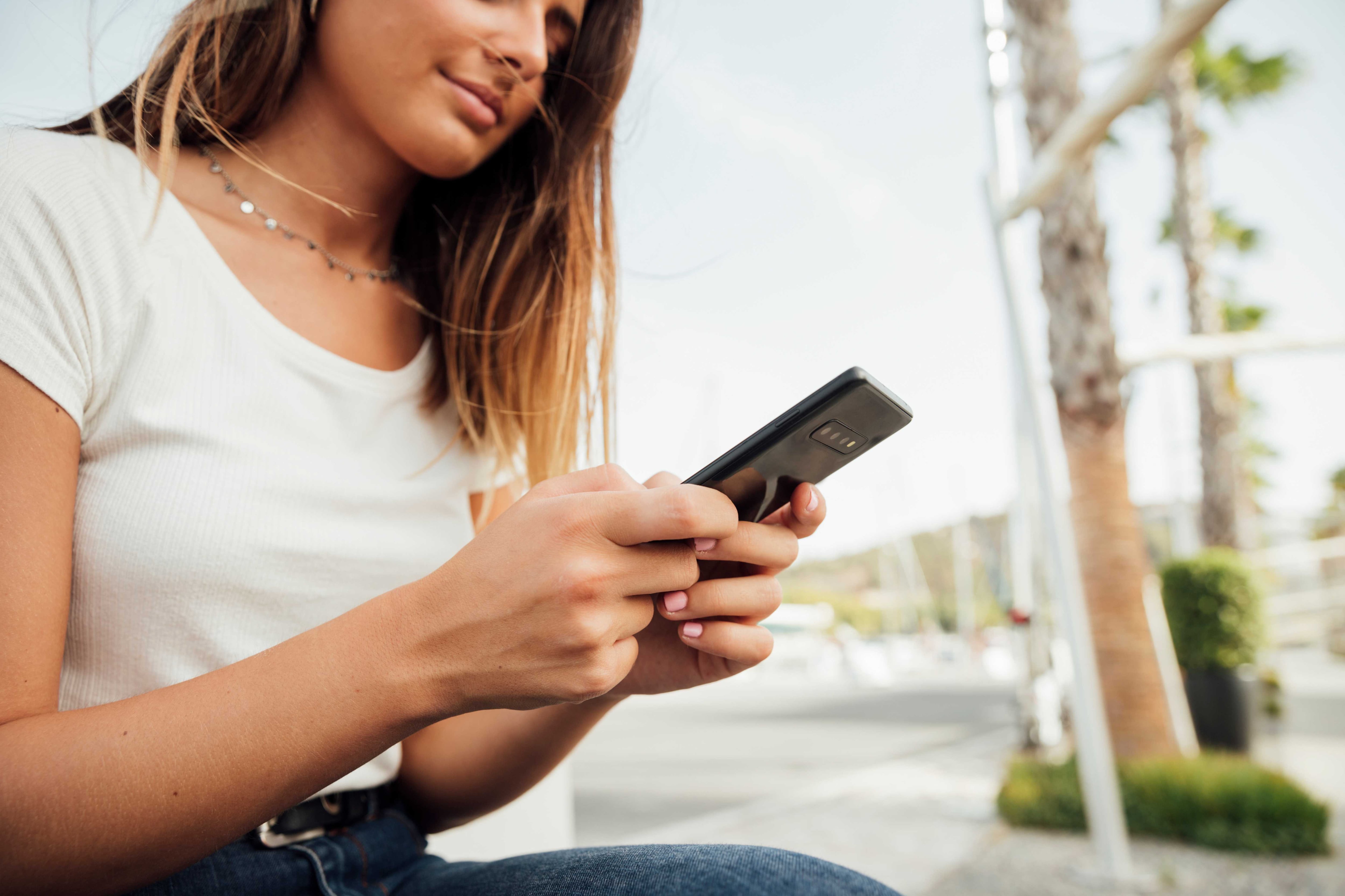 Especialistas recomiendan analizar el uso que se dará al equipo, sus características y beneficios disponibles antes de adquirir un nuevo smartphone.