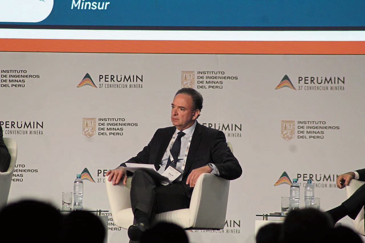 Ejecutivos ponen en conocimiento algunos casos en PERUMIN 37. Foto: GEC